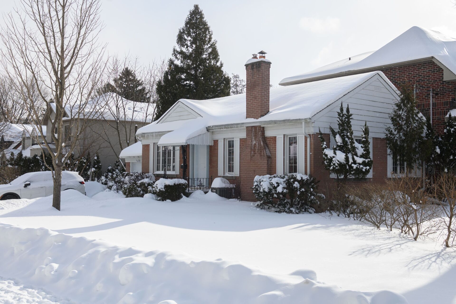 How Chinook Winds Impact Calgary Roofs